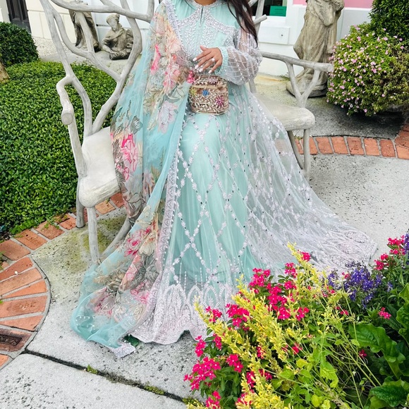 Gorgeous Floral Special Event Dress XL/16/18 - Picture 3 of 12